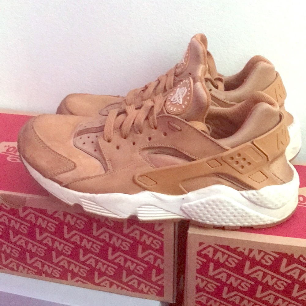 Nike Huaraches🤎 8.5